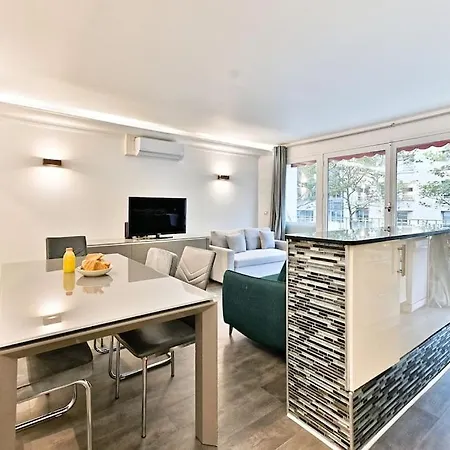 Ensoleille Proche Buttes Chaumont Apartment *